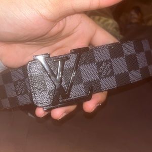 This is a slightly used Louis Vuitton belt (LV)